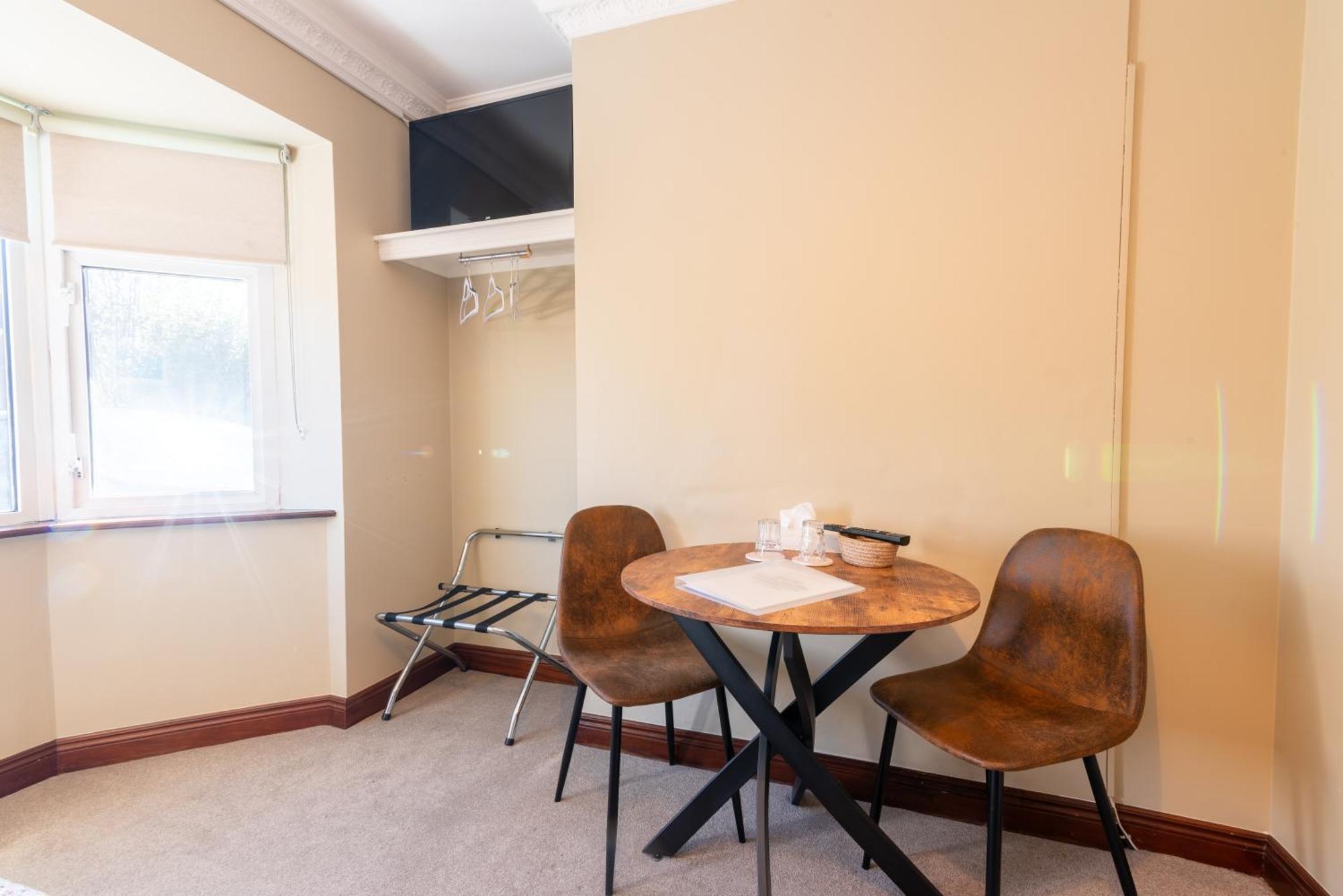 Chambre Double ou Lits Jumeaux avec Salle de Bains
