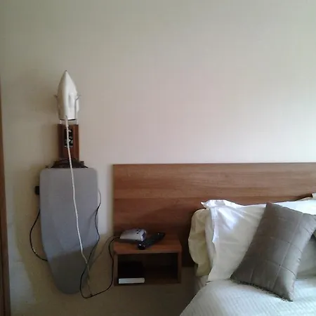 Gardenfield House Bed & Breakfast H91Vh02-3